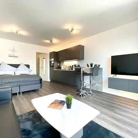 Auszeit Dream: Lakeside Retreat With Balcony And Parking