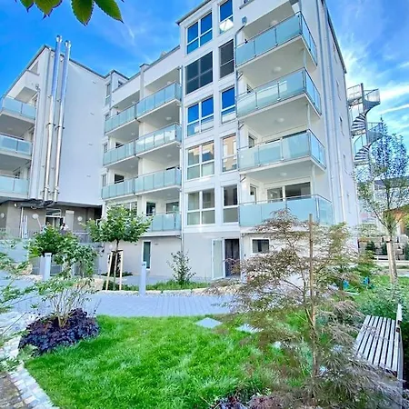 Auszeit Dream: Lakeside Retreat With Balcony And Parking Apartment