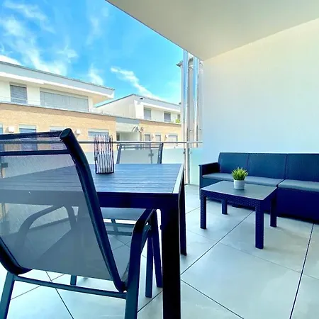 Auszeit Dream: Lakeside Retreat With Balcony And Parking Friedrichshafen